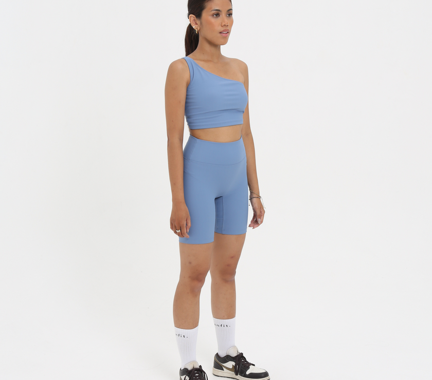 Short Bella