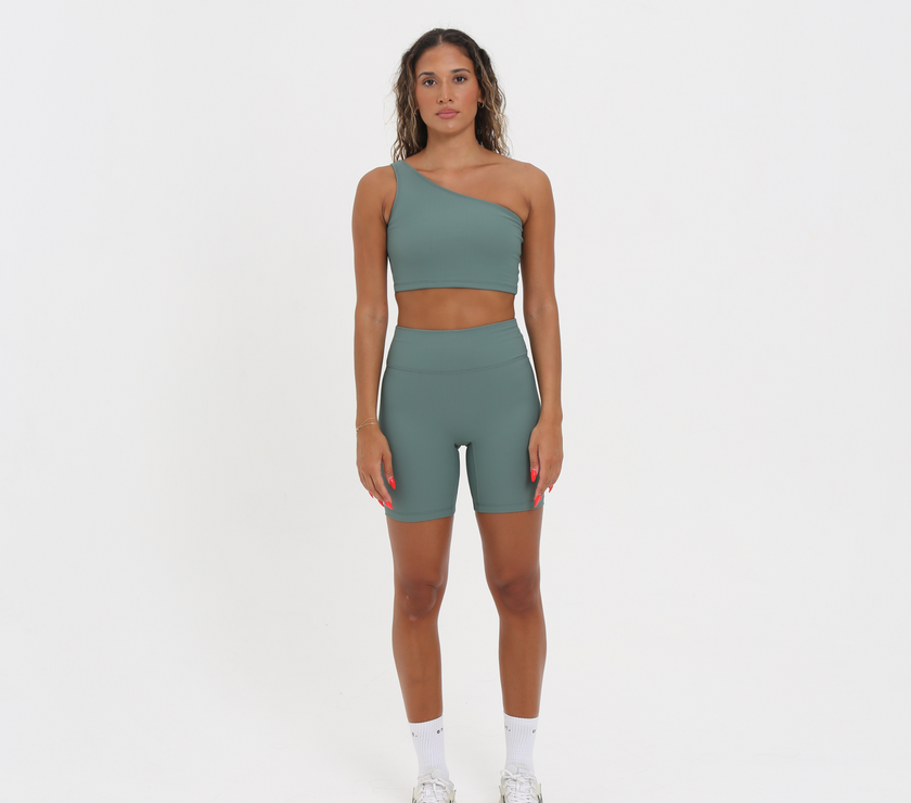 Short Bella